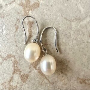 925 natural Pearl Drop Earrings - White Pearl on Silver Hooks